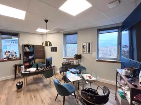 bureaux de 114 m² entièrement rénovés avec vue sur la saône - proximité gare perrache/carn