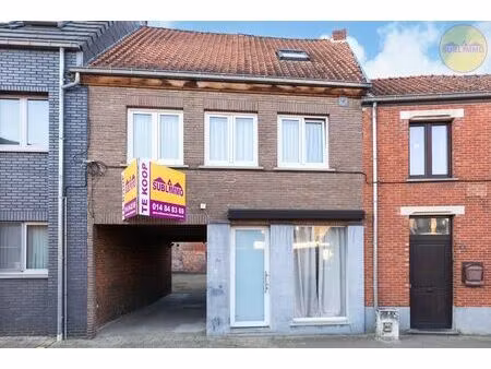 handelspand met woonst + 4 garages in het centrum van meerhout