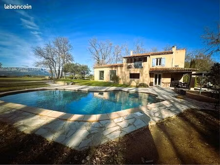 maison 217 m² trets