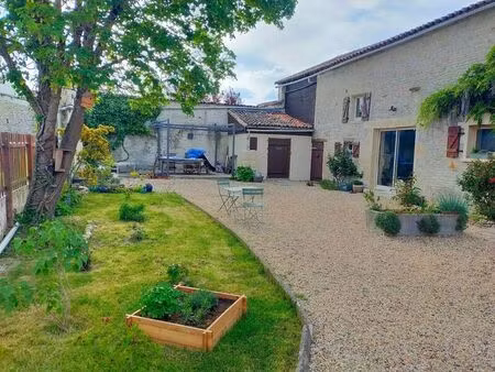 vente maison 4 pièces 195 m² ranville-breuillaud (16140)