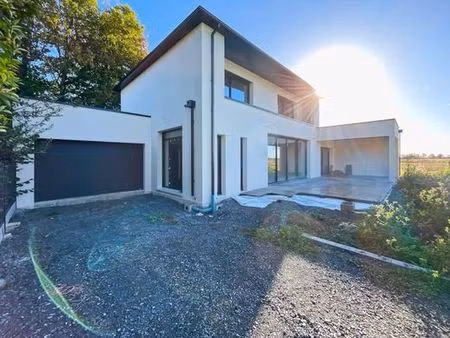 maison de luxe de 6 pièces en vente à luc-sur-mer  normandie