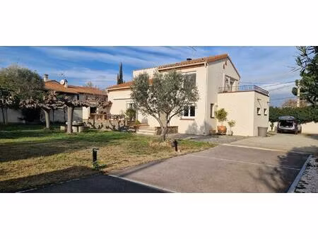 thuir - villa 4 faces sur 1100m2 avec garage et atelier independants