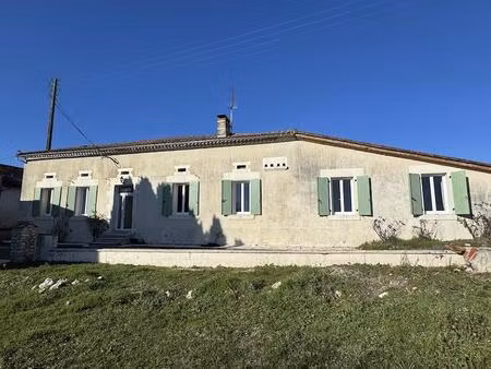 ancienne ferme avec 9100m2  dépendances et gite a finir