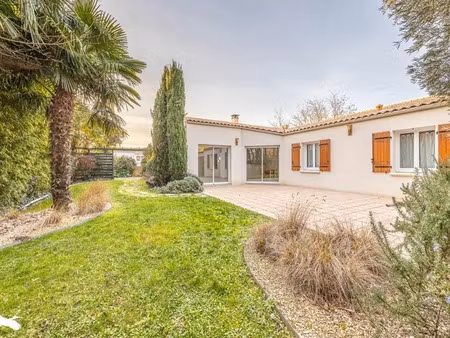 vente maison 5 pièces 132 m² à la jarrie (17220)  439 900 €