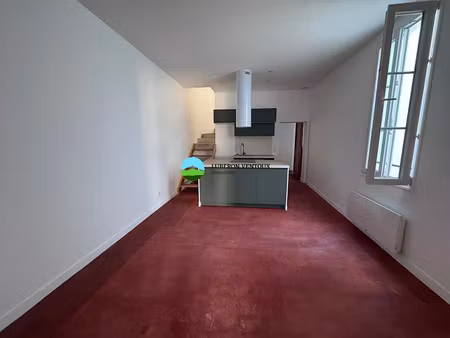 location appartement 5 pièces 72.05 m² à caromb (84330)  900 €