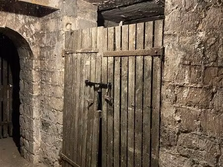 cave de 5m2 en sous sol paris 11e