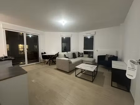 location meublée appartement 3 pièces 63 m² à clichy (92110)  2 200 €