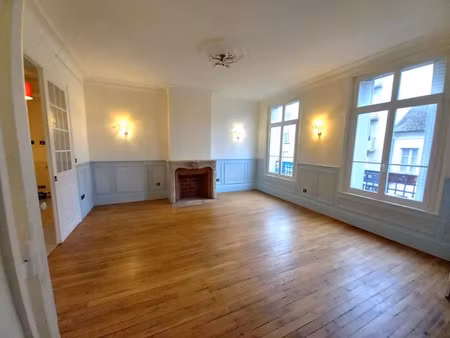 location appartement 4 pièces 122 m² à compiegne (60200)  1 350 €