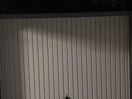 box fermé à 100 à 2min de la gare de torcy