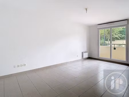 location appartement 2 pièces 41.26 m² à mantes-la-ville (78711)  850 €