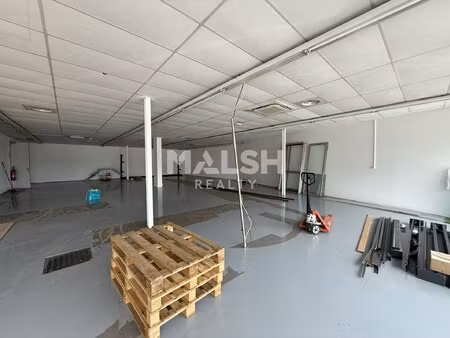 location local commercial 425m²