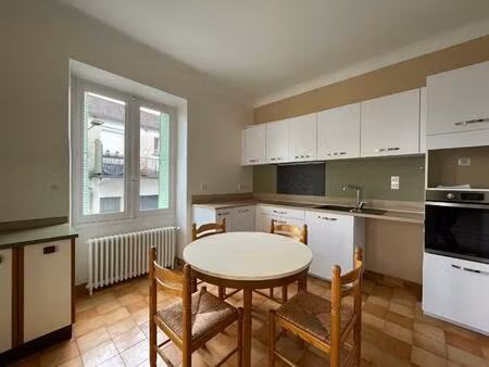 location appartement 4 pièces 109m² aubenas 07200