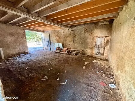 garage spacieux - plateau à aménager de 110 m² à mussidan - direct propriétaire