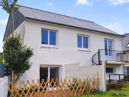 immeuble mixte de 132 m² à chartres-de-bretagne