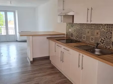 location appartement 3 pièces 50 m² à bains (43370)  450 €