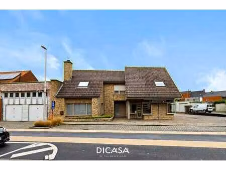 handelspand met woonst en 4 garages op een ruim perceel v...