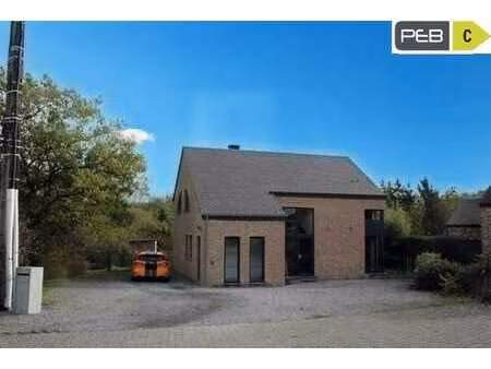 belle villa 3 chambres avec piscine et grand jardin