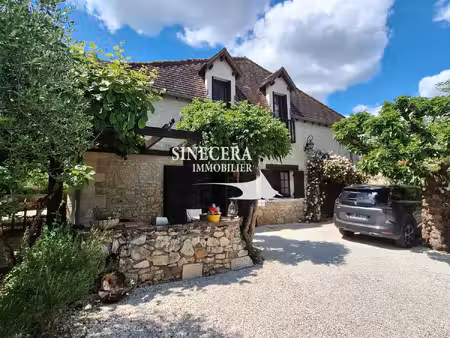 maison en pierre pleine de charme à bourdeilles