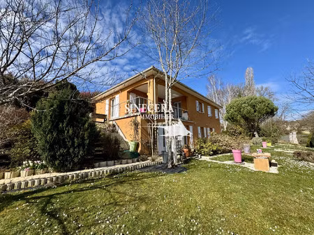 maison d'environ 200m²