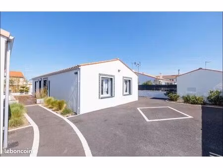 disponible octobre 2026 ? location meublée à l’année – maison avec piscine & jacuzzi – vau