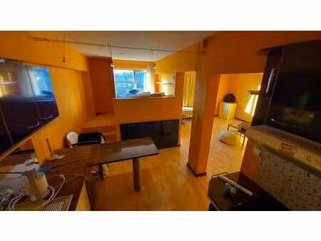 grand studio tout confort et très lumineux