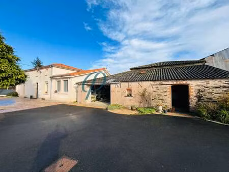 vente maison à montrevault-sur-evre (49110) : à vendre / 194m² montrevault-sur-evre