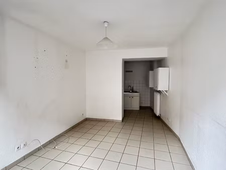 entre gare et commerces  t2 de plainpied de 35 m2