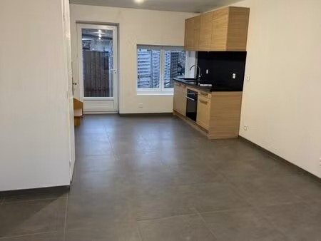 maison une chambre et bureau