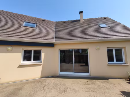 pavillon recent 5 chambres sans vis a vis