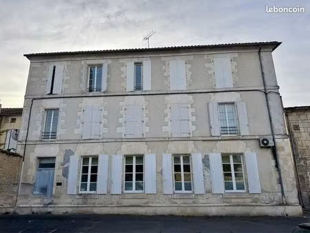 à louer : t3 94 m² – châteauneuf-sur-charente (16)