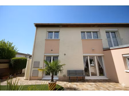 vente maison 5 pièces  109.90m²  lésigny