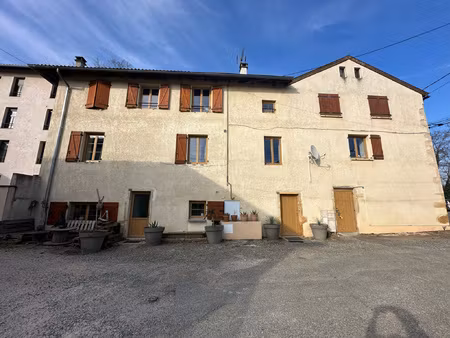 immeuble a vendre - 4 appartements loués + caves + local vel