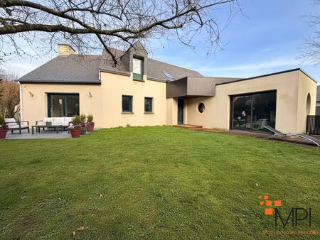 maison familiale lumineuse avec grands volumes et jardin intime sans vis-à-vis à clayes