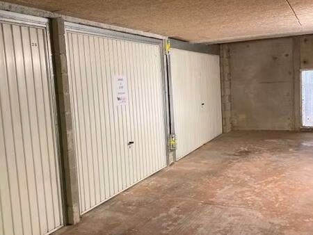 garage fermé en sous-sol quartier facultés