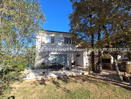 villa provençale proche centre village