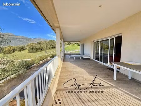 villa 5 pièces 131 m²