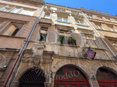 ensemble immobilier à lyon 5 : murs commerciaux + trois stud