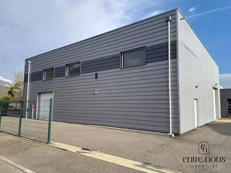 entrepot a vendre a chapareillan de 700m2