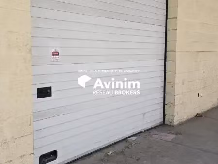 local d'activité en copropriété de 138 m² - 1 porte section