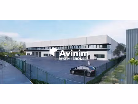 entrepôt de 2406m² - 2 quais - 1 porte sectionnelle - hsp 7.8