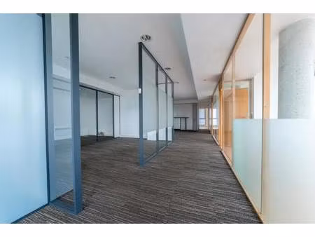 location local commercial 145m² nantes 44000