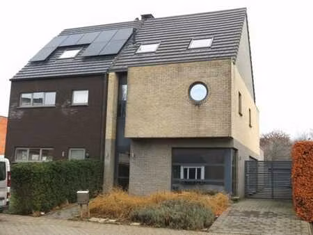 ruime hob  met garage op 488m²