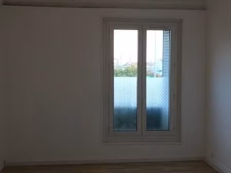 location appartement 1 pièce 29 m² à poissy (78300)