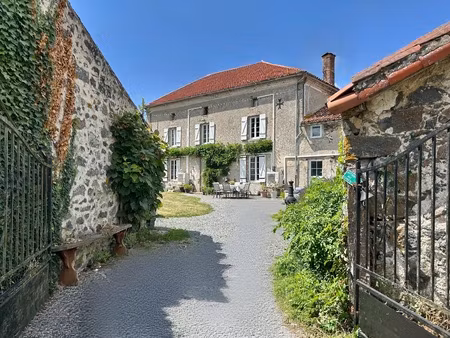 vente maitre de maitre 206m2  5 chambres  4 salles d'eau  grand jardin et garages