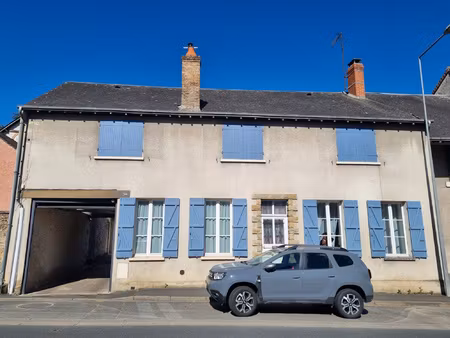 belle maison de ville avec jardin et dépendances !