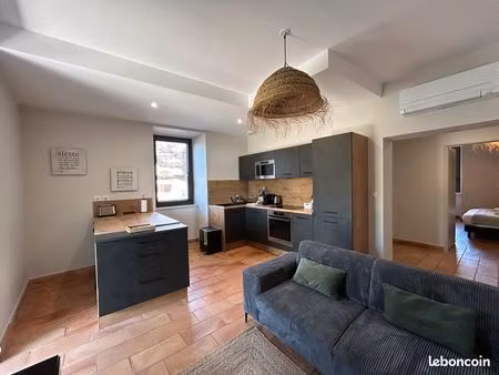 t3 meublé 58 m2 avec terrasse 17 m2 – charges comprises – parking privatif