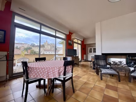 immeuble de 340 m2 situé en hyper centre d'auch