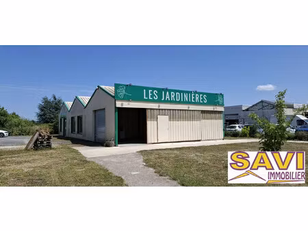 local commercial avec partie commerce et partie stockage
