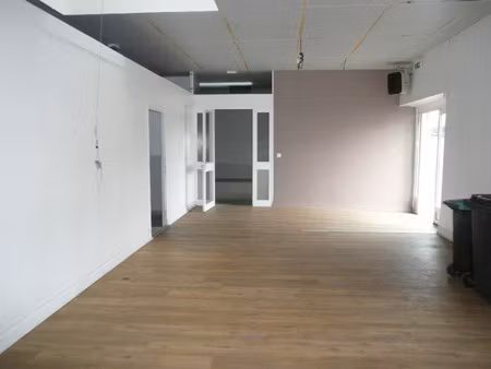 local professionnel à louer chateaubernard 4 pièce(s) 177m2 1 200€/mois ht/hc