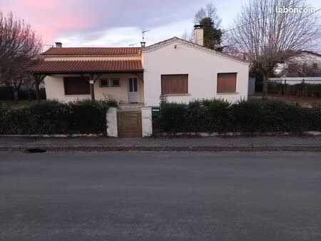 location maison d'habitation plain pied à monsempron libos ( 47500 )